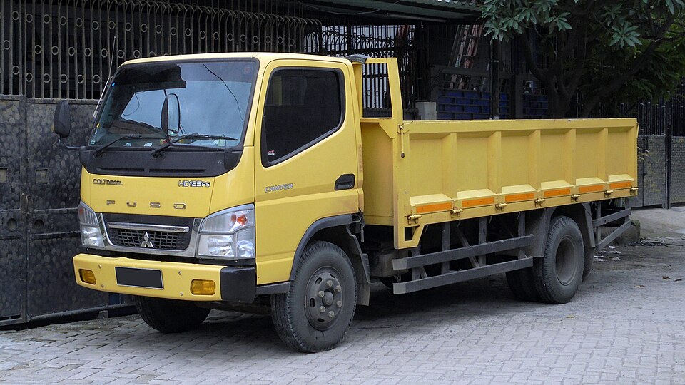 Armada Engkel (Mitsubishi Colt Diesel) untuk pindahan rumah dan kiriman UMKM
